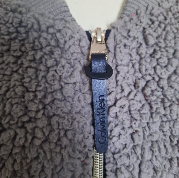 Calvin Klein gray sherpa vest - Picture 2 of 10
